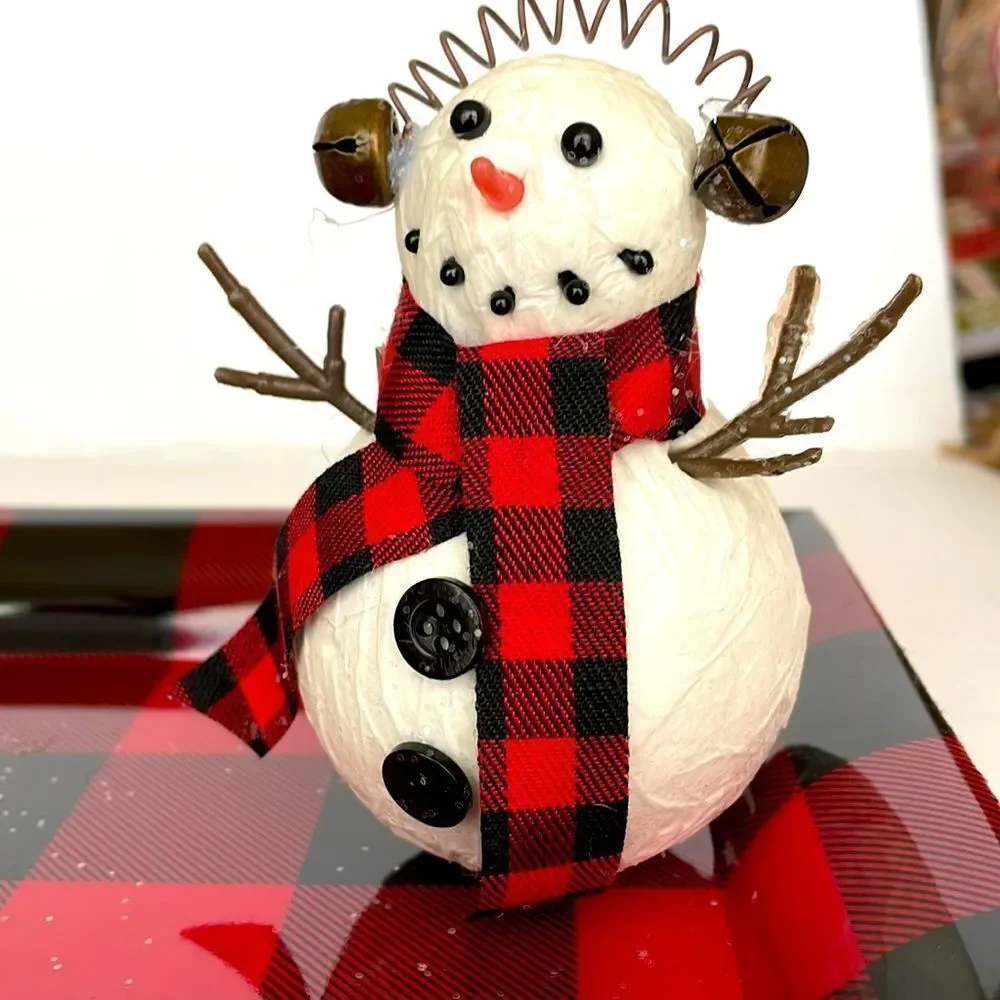 406‎ - 3 CAROLING SNOWMEN IN THE SNOW